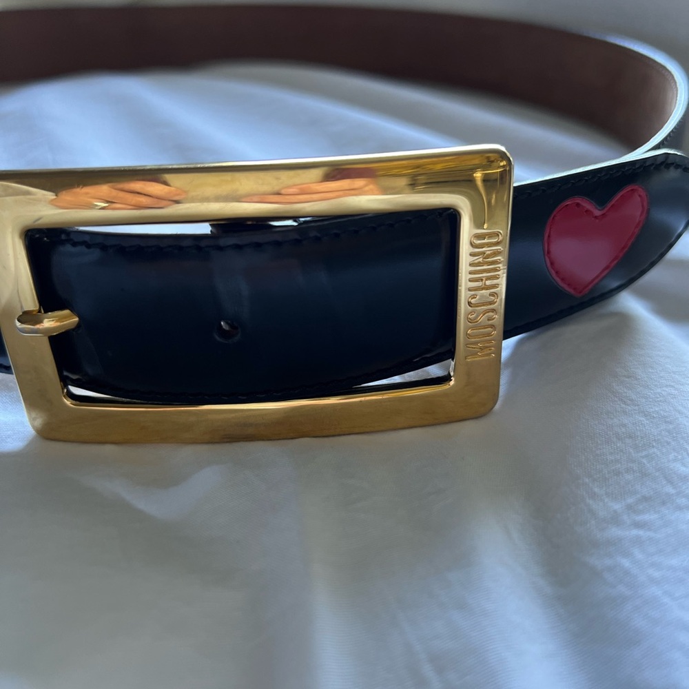 Vintage Moschino heart belt